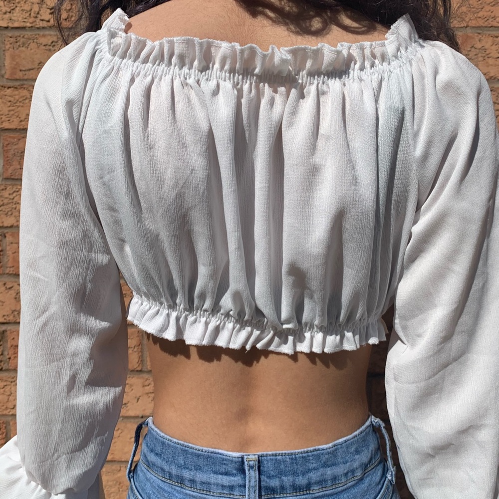 ☁️White Cropped Top☁️ - Picture 2 of 5